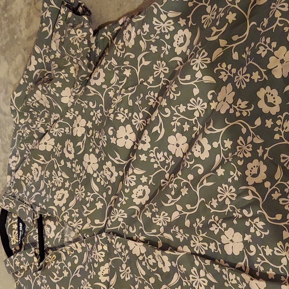 Top - Picture 2 of 3